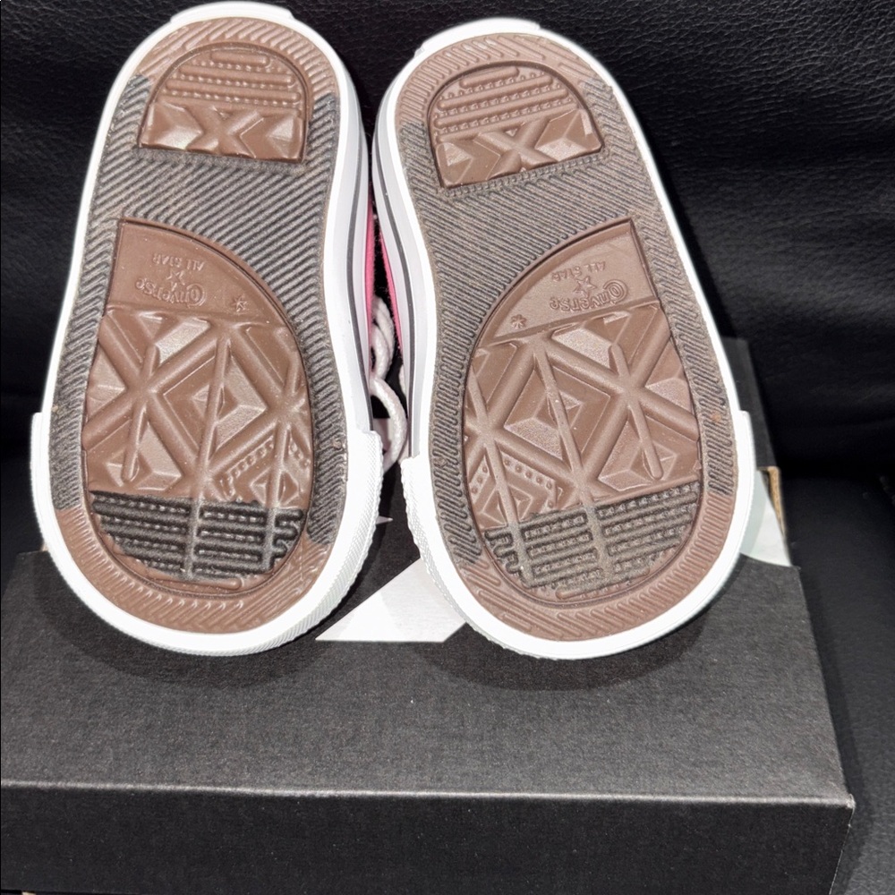 Converse Infant High-Tops in Pink - Picture 2 of 4